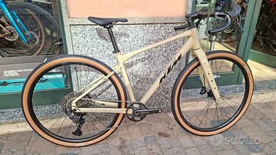Ktm bicicletta Gravelator 25 NUOVA