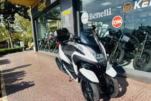 YAMAHA Tricity 125 TUTTO INCLUSO ANCHE PASSAGGIO