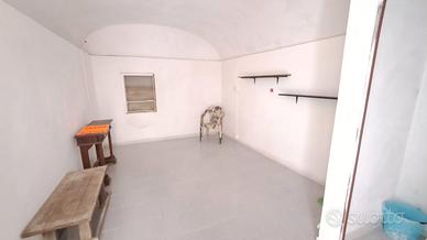 Locale Pressi Piazza Azuni