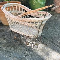 Culla antica per bambole