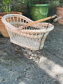 Culla antica per bambole