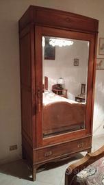 Armadio d'antiquariato