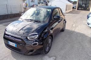 Fiat 500 500e Berlina 42 kWh ICON