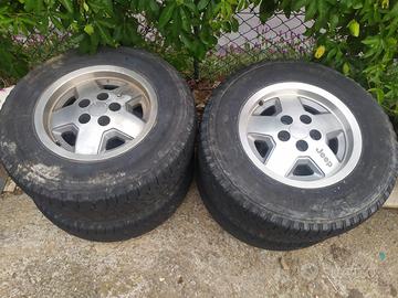 4 Cerchi + 4  gomme per Jeep