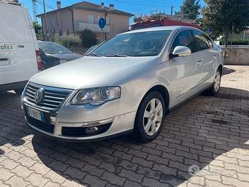 Volkswagen Passat 2.0 TDI Highline BERLINA