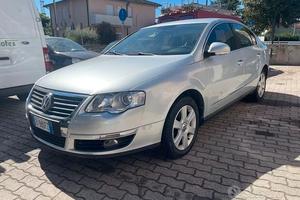 Volkswagen Passat 2.0 TDI Highline BERLINA