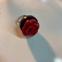 Anello handmade con bottone e rosa