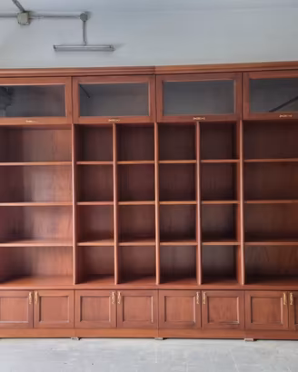 Libreria artigianale di legno
