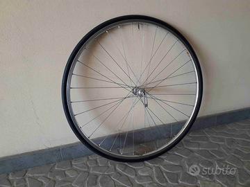 Ruota anteriore 28 mozzo FRM carbonio