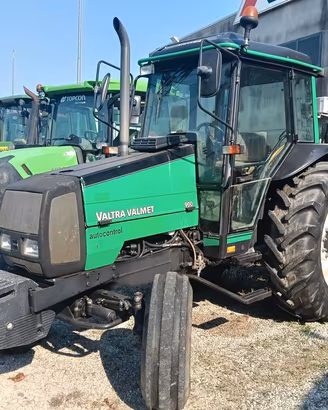 VALTRA 900-2