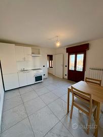 Pavullo appartamento su due livelli + balcone