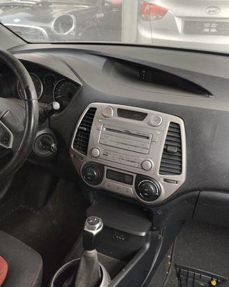 HYUNDAI I20 - STEREO