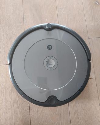iRobot Roomba 697 robot aspirapolvere