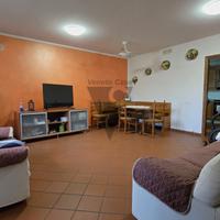 CASA SINGOLA CON RUSTICO ACCOSTATO E SCOPERTO PRIV