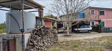 Fabbricato rurale con terreno a Catania