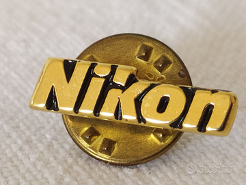 Spilla Nikon vintage