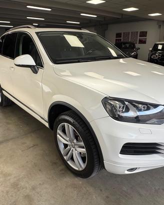 Volkswagen Touareg 3.0 TDI 245 CV tiptronic BlueMo