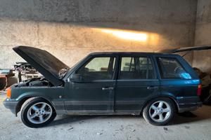 Range Rover P38 DSE demolito per ricambi