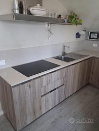 Cucina pero senza piano cottura e senza forno