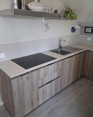 Cucina pero senza piano cottura e senza forno