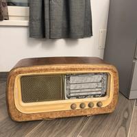Radio d’epoca antica anni 50 Magnadyne