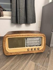 Radio d’epoca antica anni 50 Magnadyne