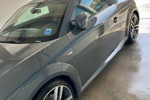 Auto Audi TT cabrio
