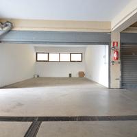 Viale P. Umberto - Ampio box auto di 32 mq