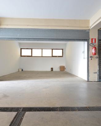 Viale P. Umberto - Box auto di ampia metratura
