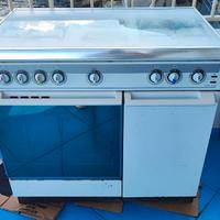 Cucinino marca REX (6 fuochi più il forno)