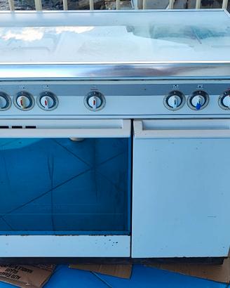 Cucinino marca REX (6 fuochi più il forno)