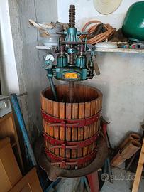 Torchio per uva d'epoca BCM - Vintage
