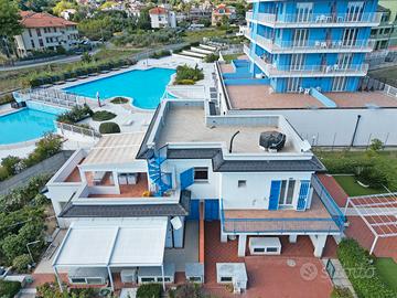 Loano si propone attico con vista mare