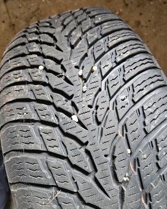 4 gomme invernali nuove nokian 