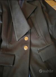 cappotto con scollo asimmetrico 