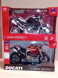 Lotto moto Ducati: NewRay, monster black nuove
