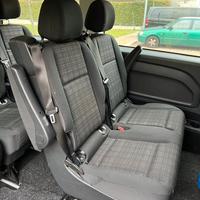 una fila panca sedili da due posti Mercedes vito