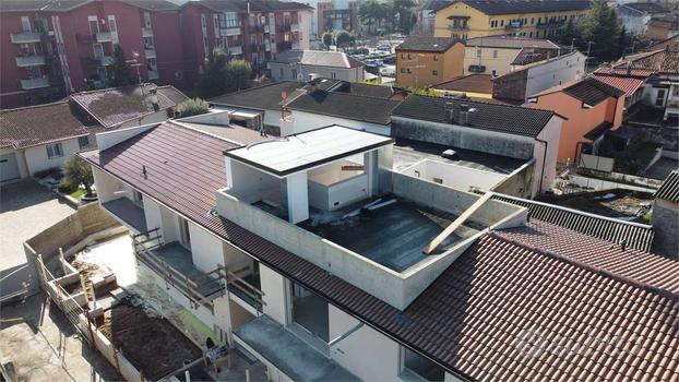 GRANDE APPARTAMENTO CON TERRAZZO SOLARIUM (42 MQ)