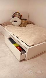 Letto Ikea Malm bianco matrimoniale con 4 cassetti