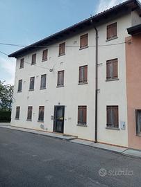 Ampia casa di testa con 2 unità abitative