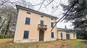 villa-di-438-m²-con-piu-di-5-locali-e-box-auto-dop