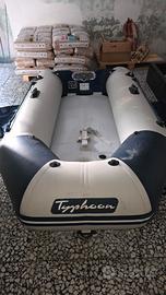 Tender completo di motore fuoribordo 