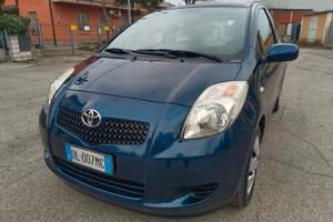 Toyota Yaris 1.0 3 porte Sol