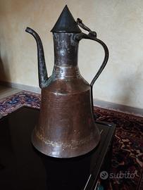 brocca vecchia in rame