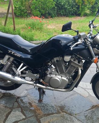 Suzuki VX 800 nera 