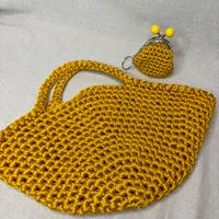 Borsa e portachiavi oro abbinati uncinetto