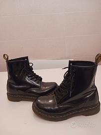 scarponcini dr Martens nero lucido taglia 38