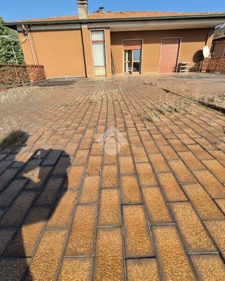 CASA SEMINDIPENDENTE A BAGNATICA