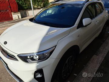 Kia stonic gpl/benzina colore bianco 1400 cc