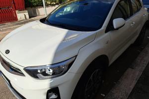 Kia stonic gpl/benzina colore bianco 1400 cc
